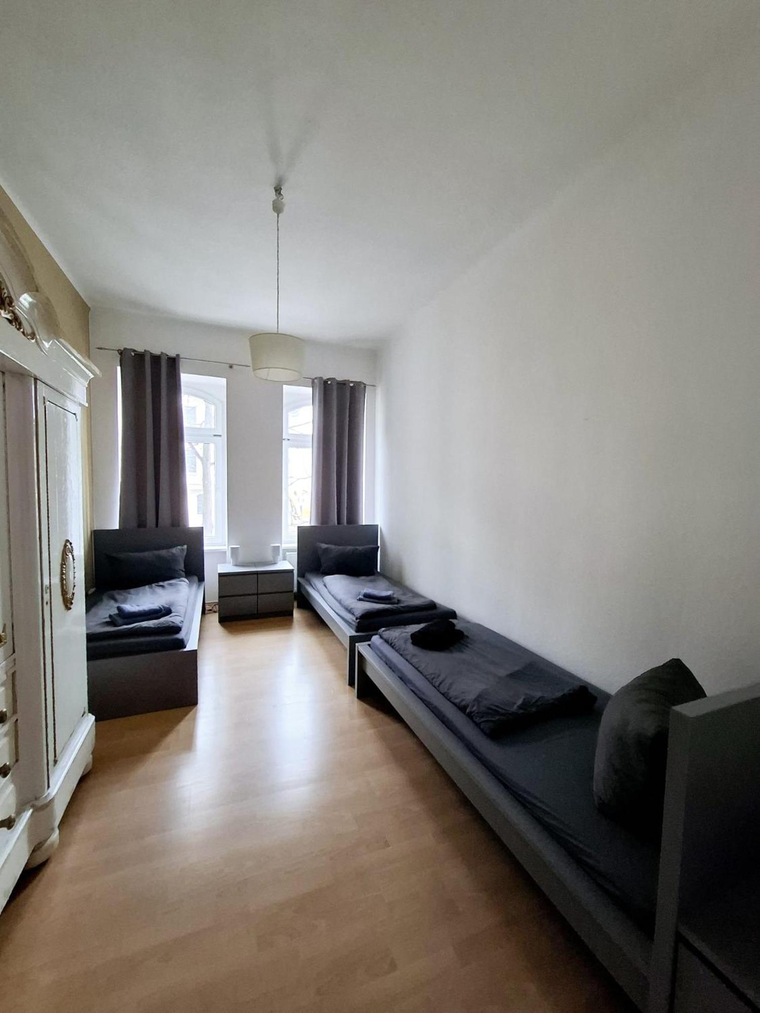 Altbauwohnung Direkt An Der Karli Mit Balkon - Netflix Inklusive Leipzig Exterior photo
