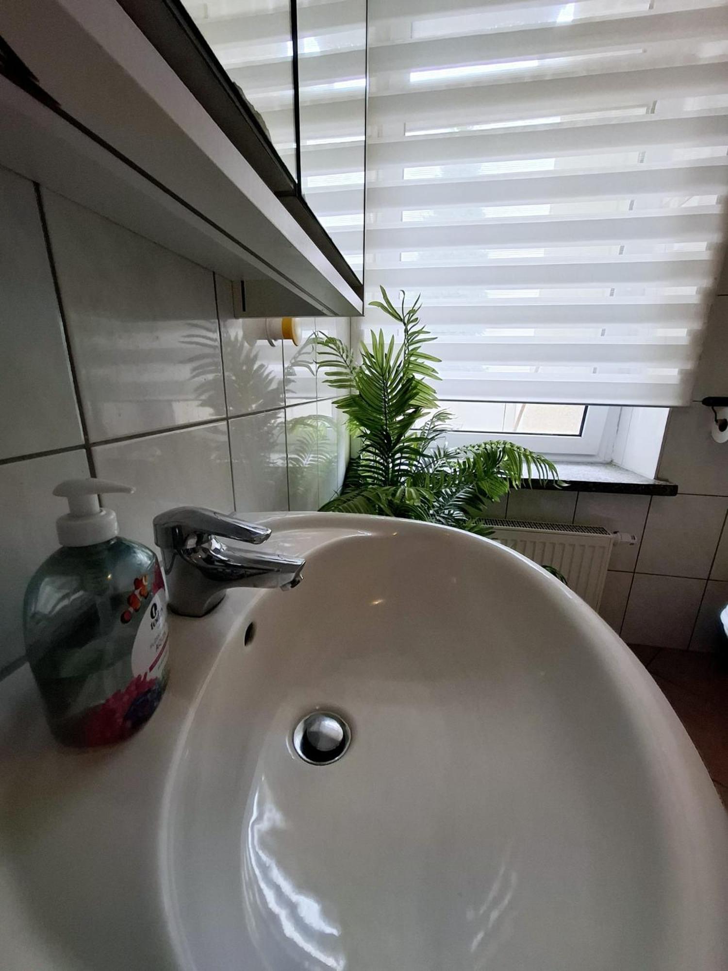 Altbauwohnung Direkt An Der Karli Mit Balkon - Netflix Inklusive Leipzig Exterior photo